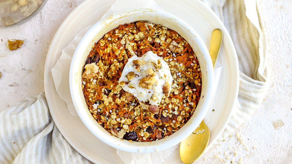 Carrot cake baked oats