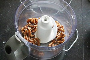 carrot cake bliss balls stap 1
