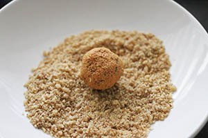 carrot cake bliss balls stap 3