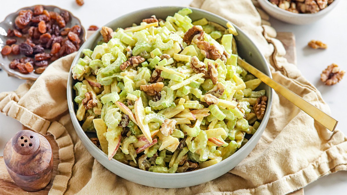 Bleekselderijsalade met appel