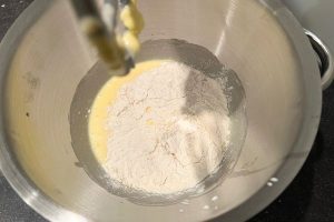 Plaatcake met bosvruchten stap 3