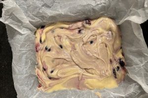 Plaatcake met bosvruchten stap 5