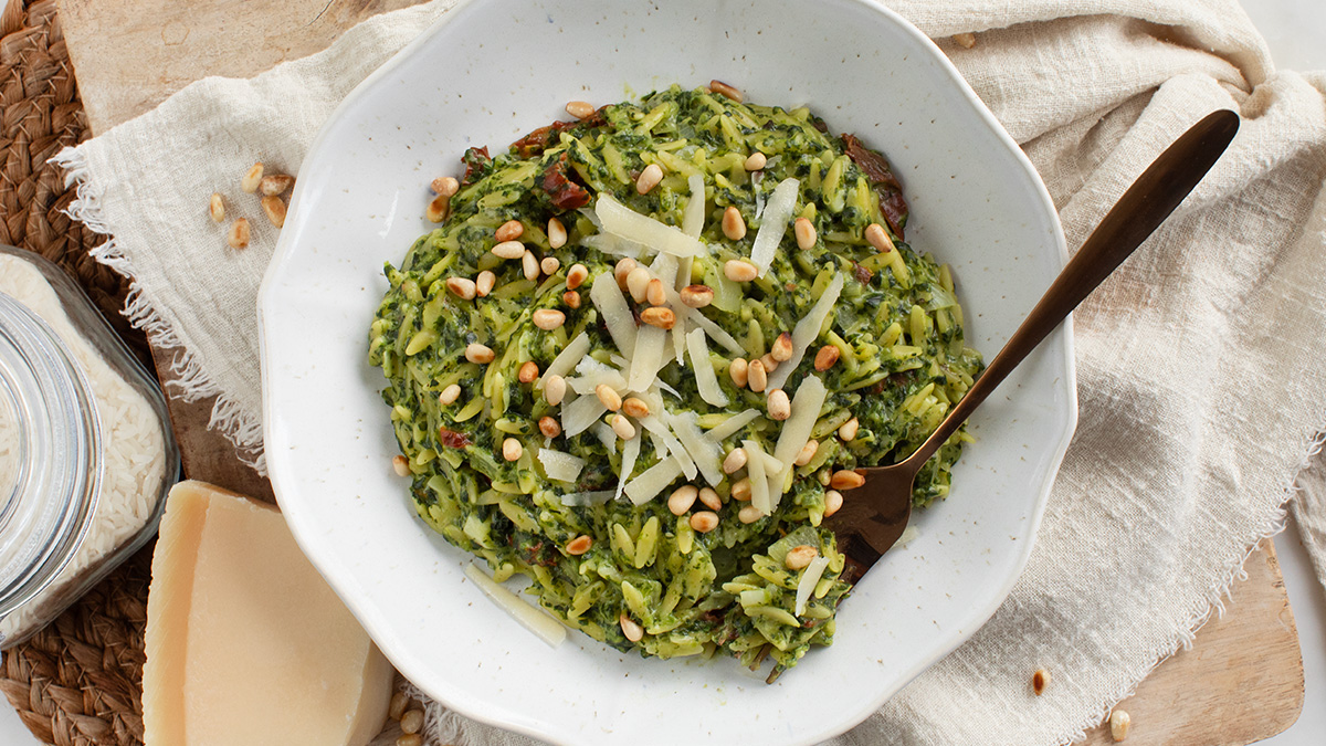 Orzo met spinazie en tomaatjes