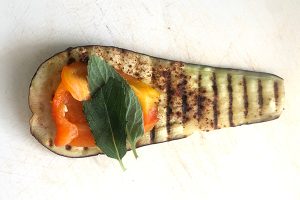Aubergine rolletjes uit de oven stap 3