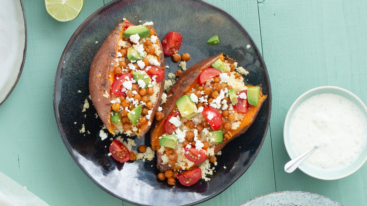 Gevulde zoete aardappel met couscous