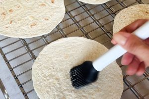 tostada met avocado stap 1