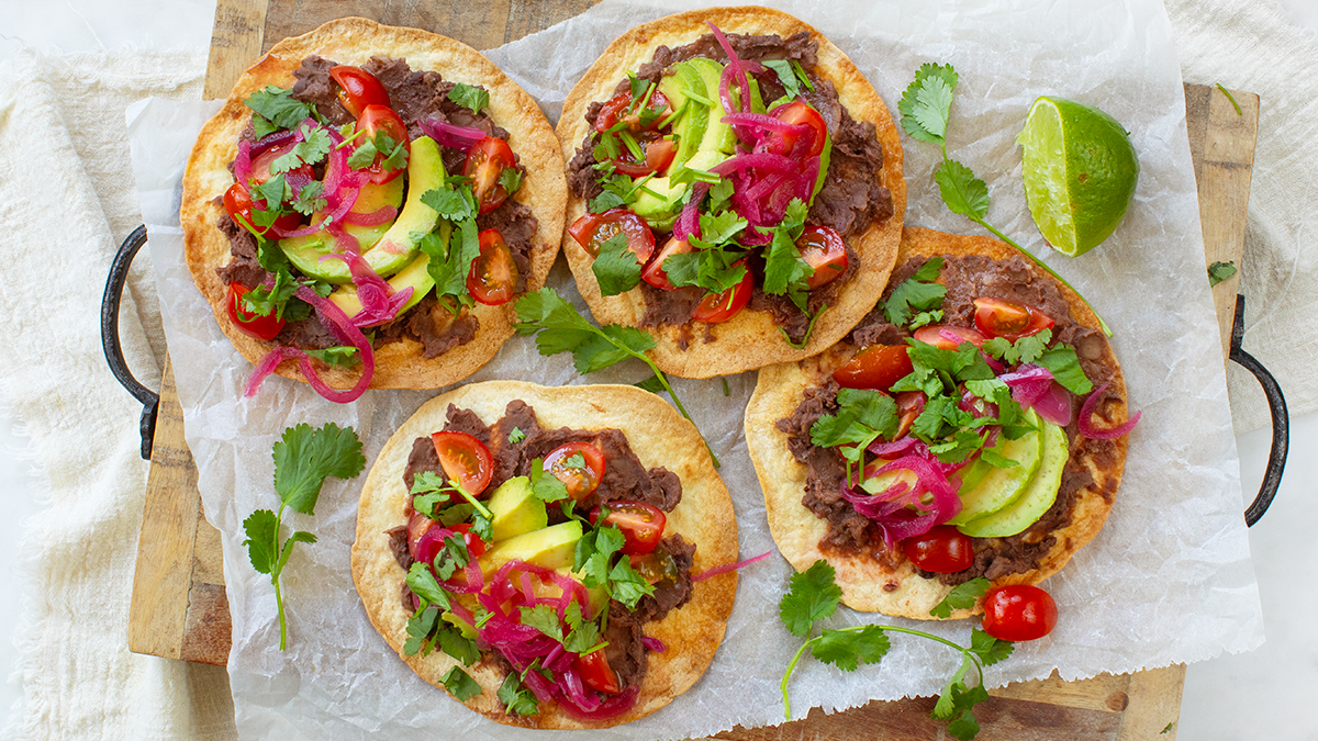 Vegan tostada met avocado