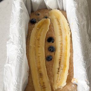 Bananenbrood met blauwe bessen stap 3 beslag in bakvorm