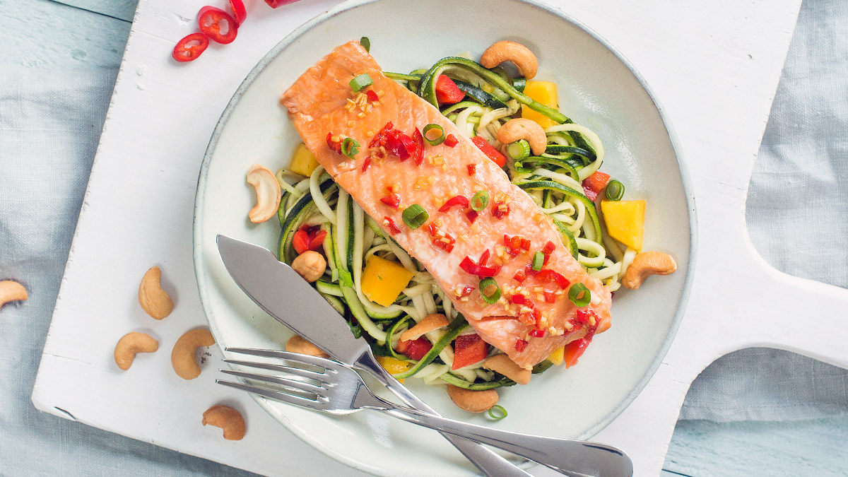Courgetti met Oosterse zalm
