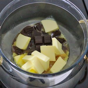 Brownietaart met Maltesers stap 1