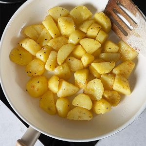 gebakken aardappels uit de pan stap 3