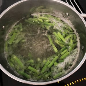 Pittige aardappel wok stap 1