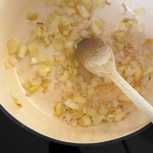 Zoete aardappel curry stap 1