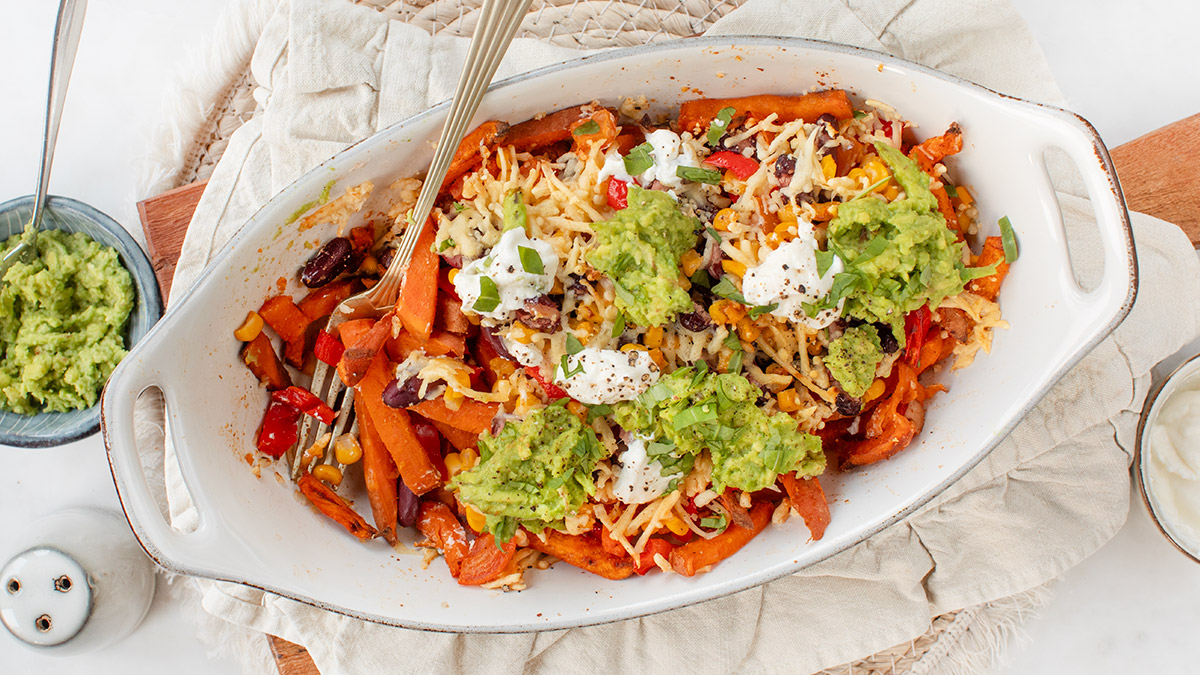 Mexicaanse kapsalon met zoete aardappel friet