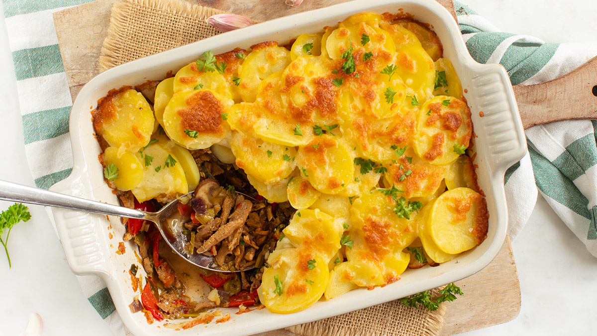 Shoarma ovenschotel met aardappelschijfjes