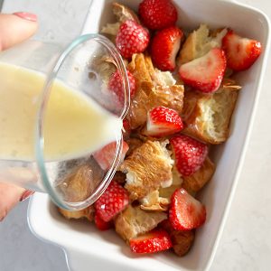 Croissant broodpudding met fruit stap 2