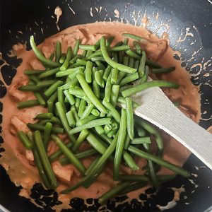 Sperziebonen curry: snel en romig stap 5