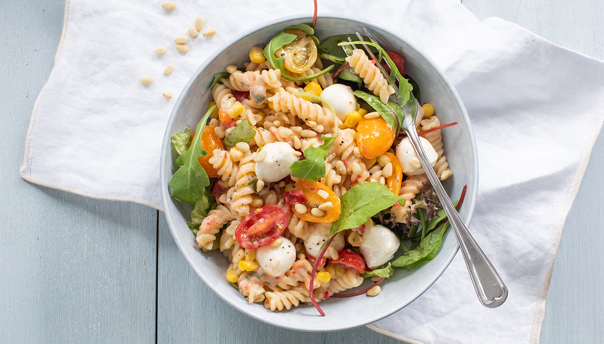 Koude pastasalade met tomaatjes: snel en fris recept