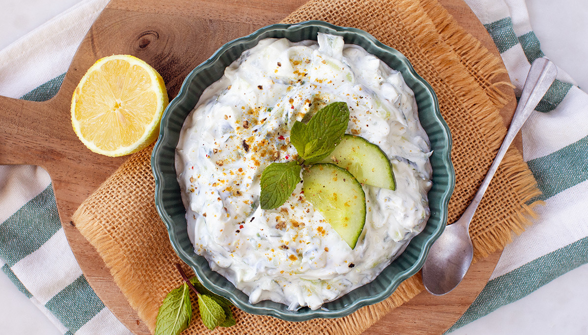 Raita recept – frisse Indiase yoghurt dip