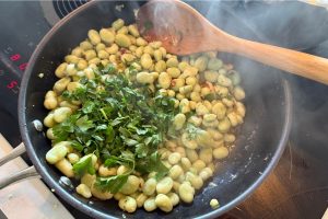 Tuinbonen met knoflook stap 5