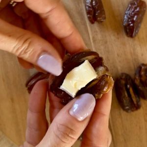 Dadels met brie van de BBQ stap 1