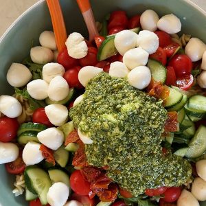 Italiaanse pastasalade met pesto stap 3