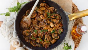 Gebakken champignons met peterselie