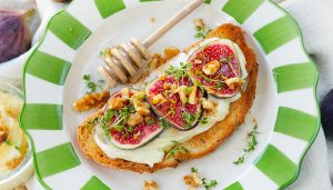 Whipped brie met vijgen toast