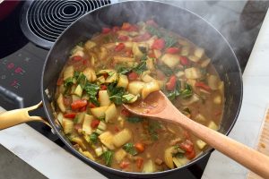 Gele curry met gyoza en paksoi stap 6